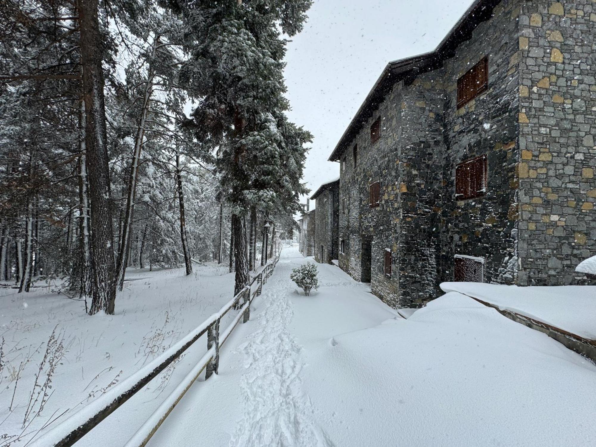 Atico Duplex A Pie De Pistas De Esqui Bed and Breakfast La Molina  Buitenkant foto
